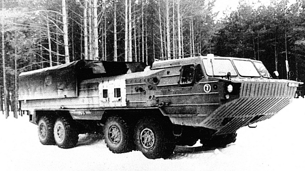 Третий прототип БАЗ-6944 с закрытым монтажным отсеком (из архива Н. Щербакова)